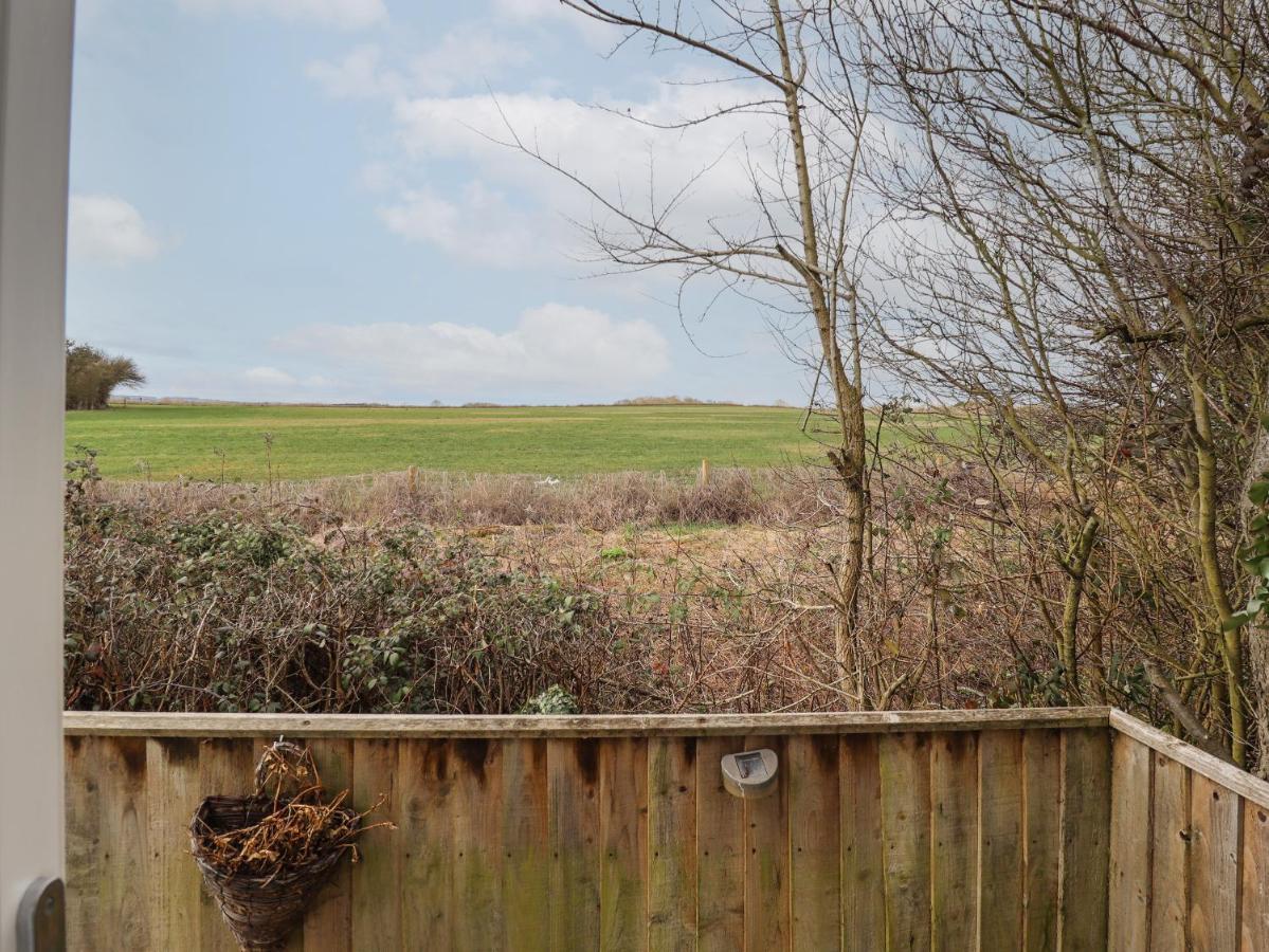 Field View Villa Grimsby Exterior photo